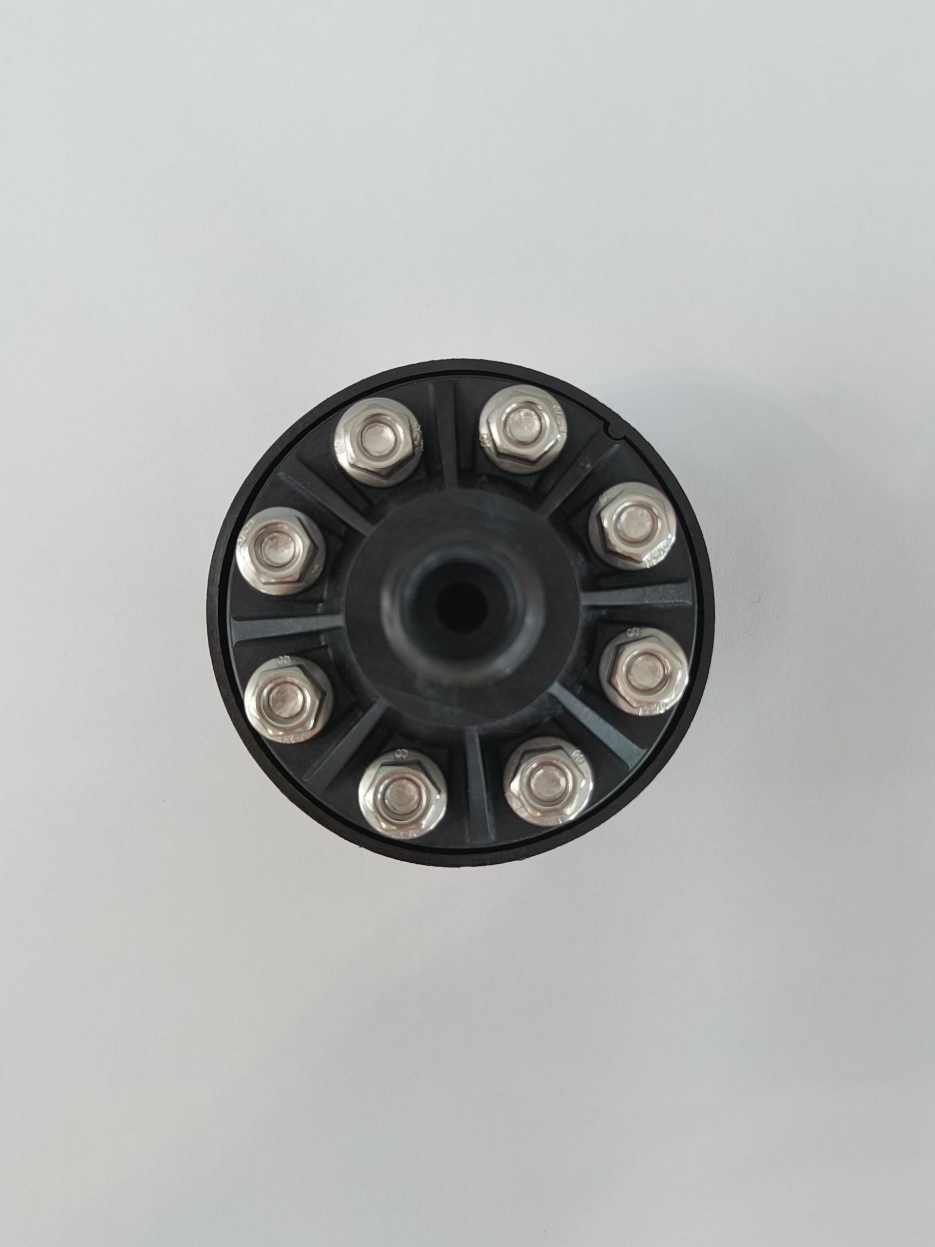 Diaphragm seal pressure gauges for chemical pumps: How to choose between PP and PVDF