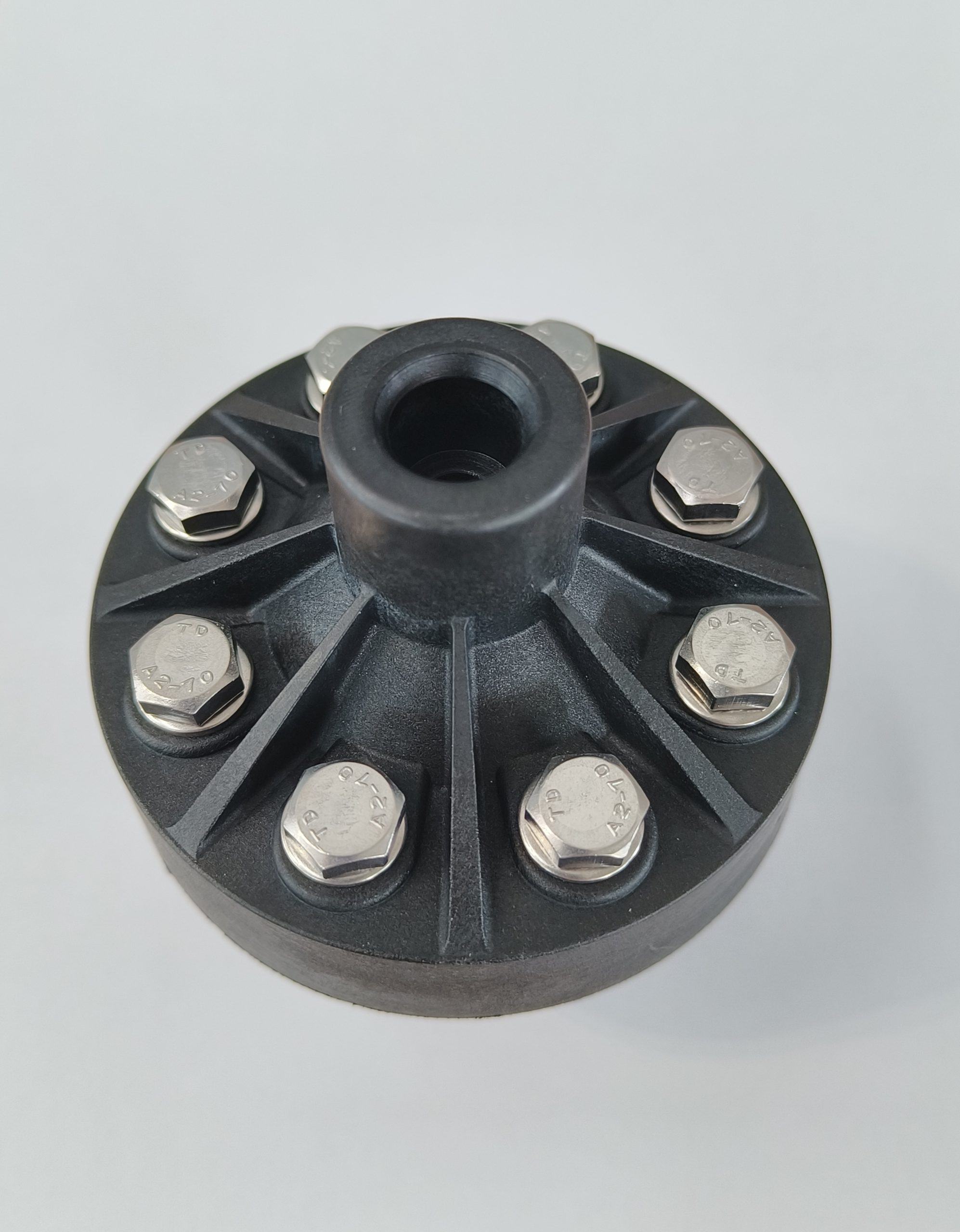 Diaphragm seal pressure gauges for chemical pumps: How to choose between PP and PVDF
